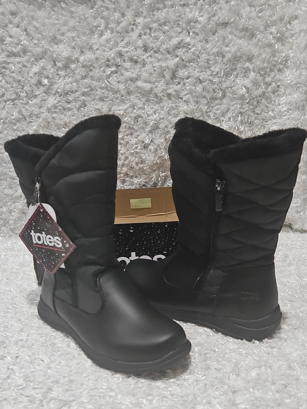totes Women's Black Quilted Winter Boots Waterproof Faux Fur Lined 10W Wide